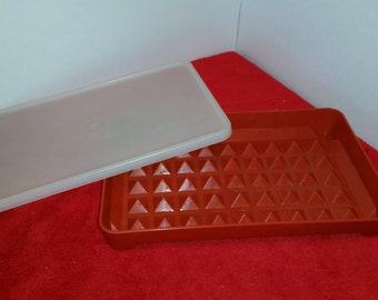 Vintage tupperware hot dog keeper / tupperware hot dog container / tupperware paprika red / tupperware freezer #1292 and #1293