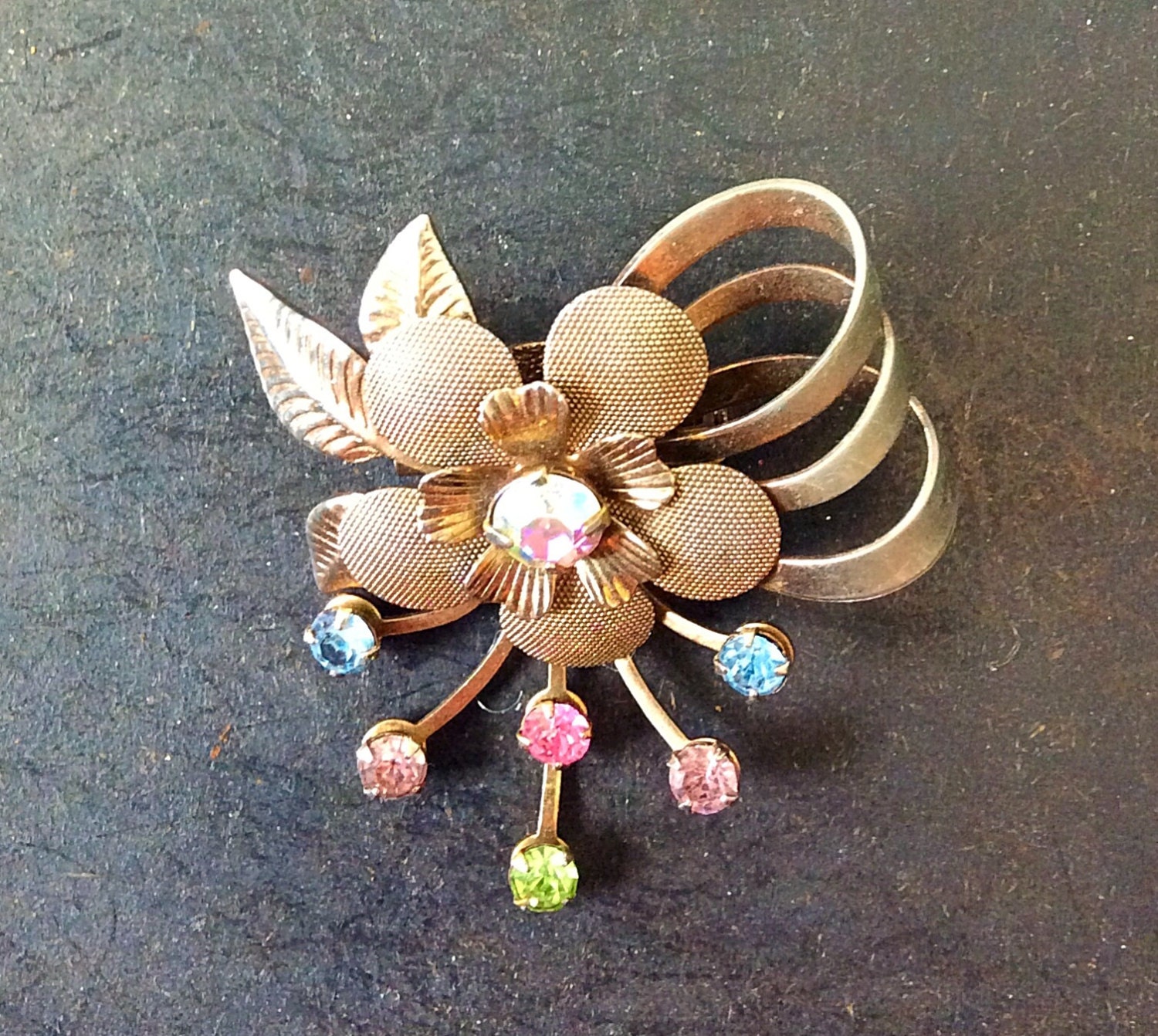 Beautiful Flower Brooch With A lot of detail by