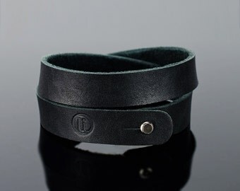 Leather wristband - Mens leather wristband, two turns quality Italian leather.