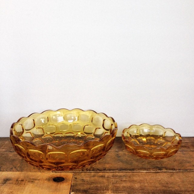 Vintage matching ‘chip and dip’ bowls amber bowls from the