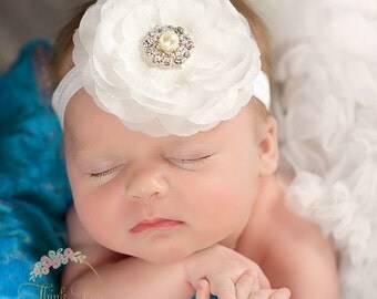 Baby Headbands, White baby girl headband,Christening Headband, Baptism Headband,Newborn Headband,White flower headband, Baby Hair Bows.