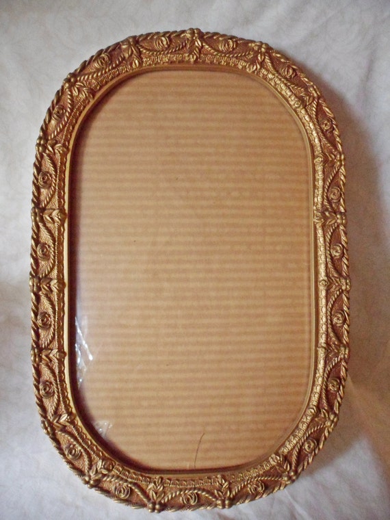 Antique Ornate Gold Gilt Oval Picture Frame Convex Glass