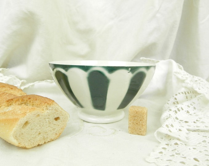 Antique French Farmhouse Dark Green and White Coffe Bowl Café au Lait Bowl / French Country Decor / Retro Vintage Home Interior / Kichenalia