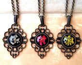 Real Flower, Amber, Wildflowers Charm, Vintage Art Nouveau- Victorian Romantic, Elegant Antique Gold, Bronze, Oval pendant collar necklace