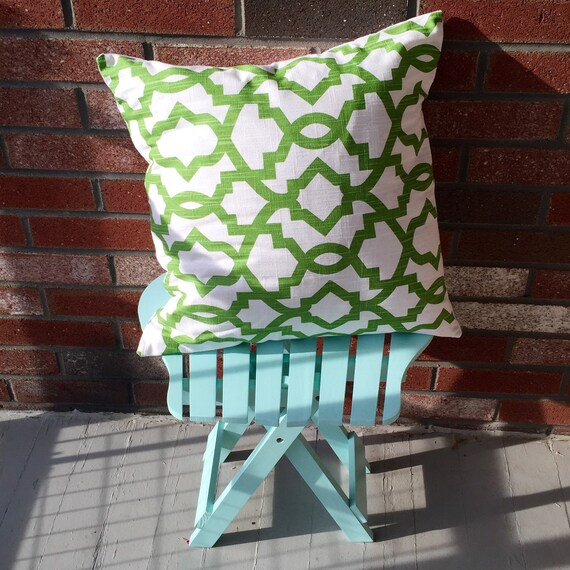 Items similar to Throw Pillow Decorative Throw Pillow, Green and White, Geometric Pattern on Etsy