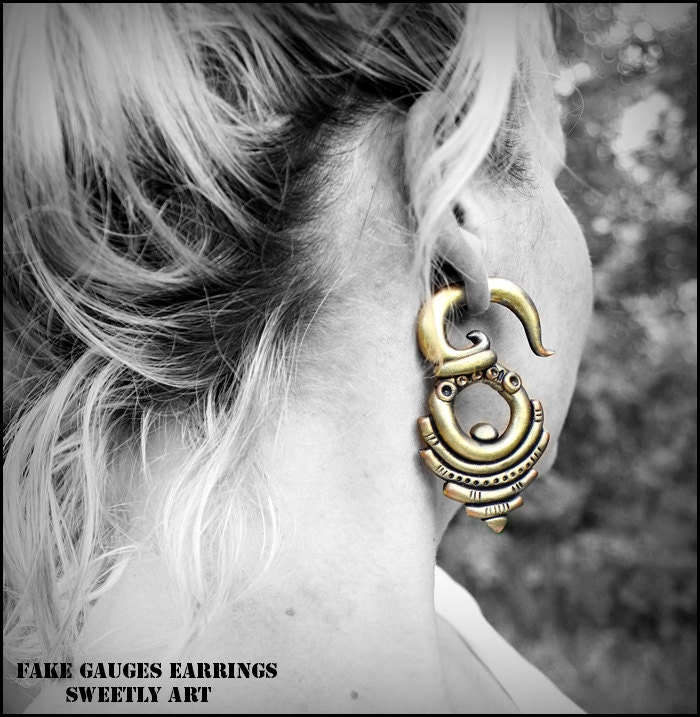Gauge plug earrings Gold fake gauges earrings clay ear