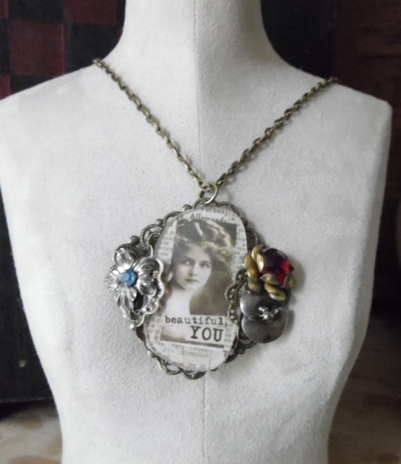 Beautiful You Eyeglass Pendant Jewelry