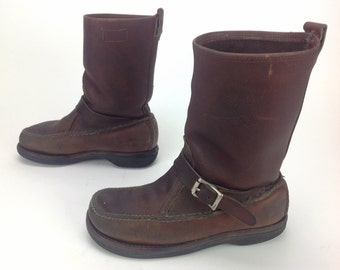 Mens Vintage Itaskan M McMullin Brown Leather Pull On Moccasin Toe Buckle Hunting Work Motorcycle Boots USA Sz. 8 9