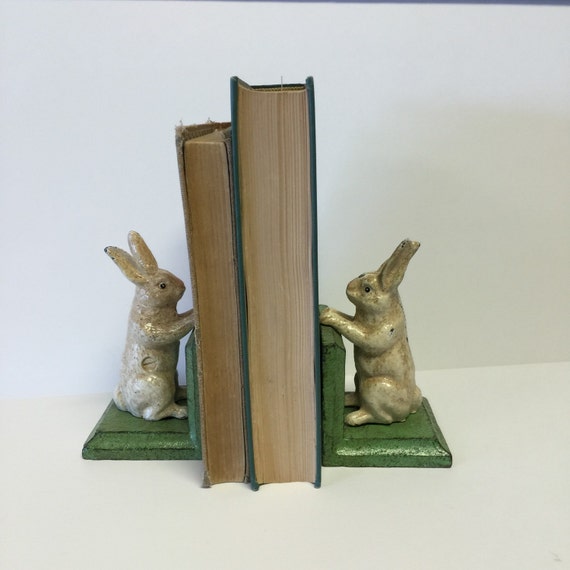cast iron bunny bookends