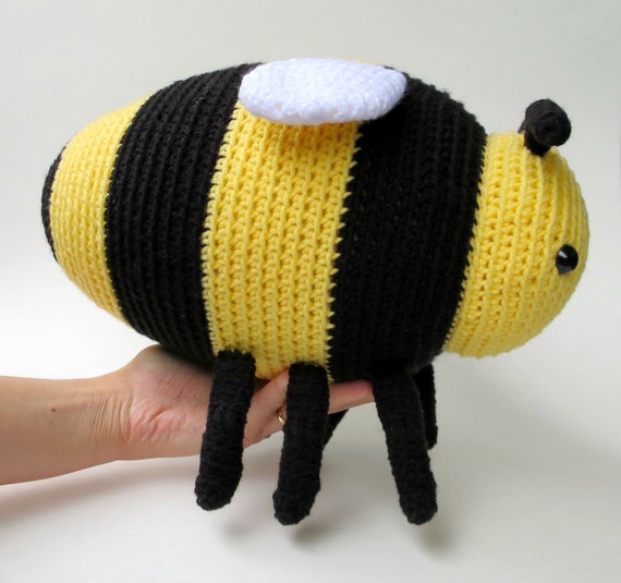 crochet bumble bee stuffed animal