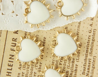 5 pcs Spiky Gold Heart Charm (17mm18mm) white AZ106