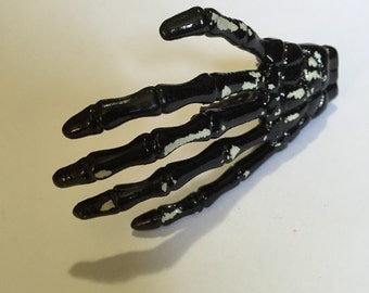 Skeleton Hand Hair Clip - Distressed Black