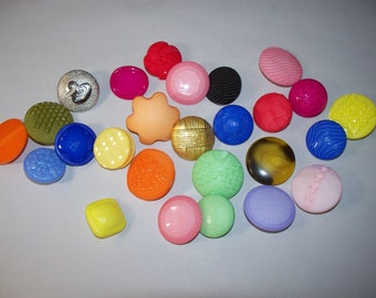 25 Large, Colorful, Shank Buttons, Lot 2672 (Free US Shipping)