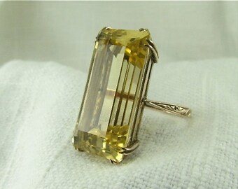 Circa 1940's 20.62 Carat Golden Beryl Ring