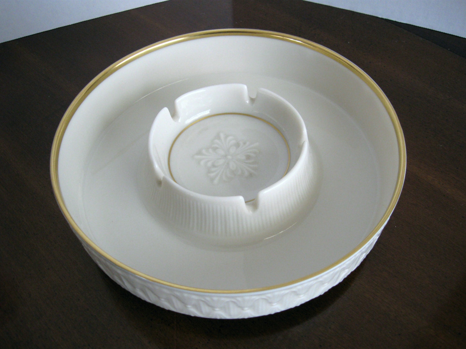 Lenox Ivory Ashtray With Gold Trim Made In Usa