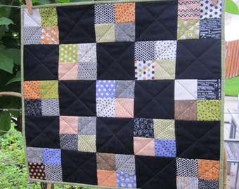 QUILTED HALLOWEEN TABLEMAT, Four-Patch Pattern, Halloween-Themed Fabrics, Traditional, Halloween Decorating, 19" x 20", Spooky, Handmade