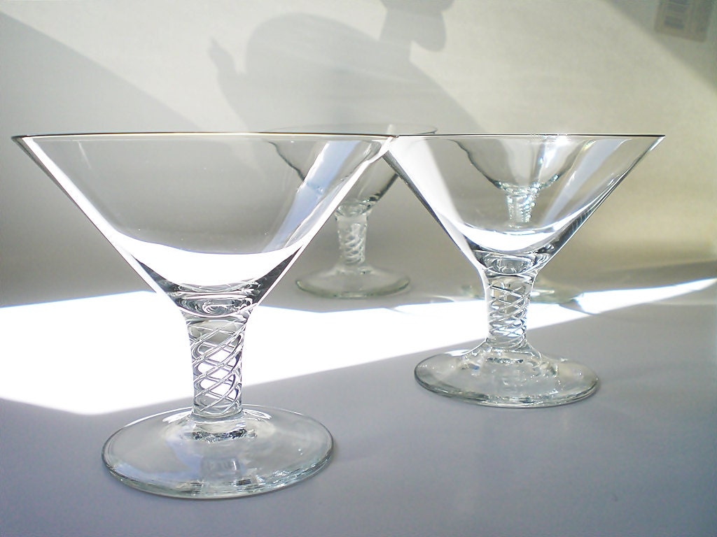 Coupe Champagne Glasses 2 Martini Cocktail Glasses Air Twist