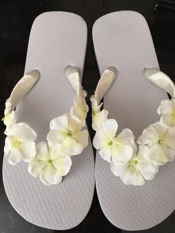 Bridal Flip Flops/Wedges.Wedding Flip Flops.Ivory Flower Flip