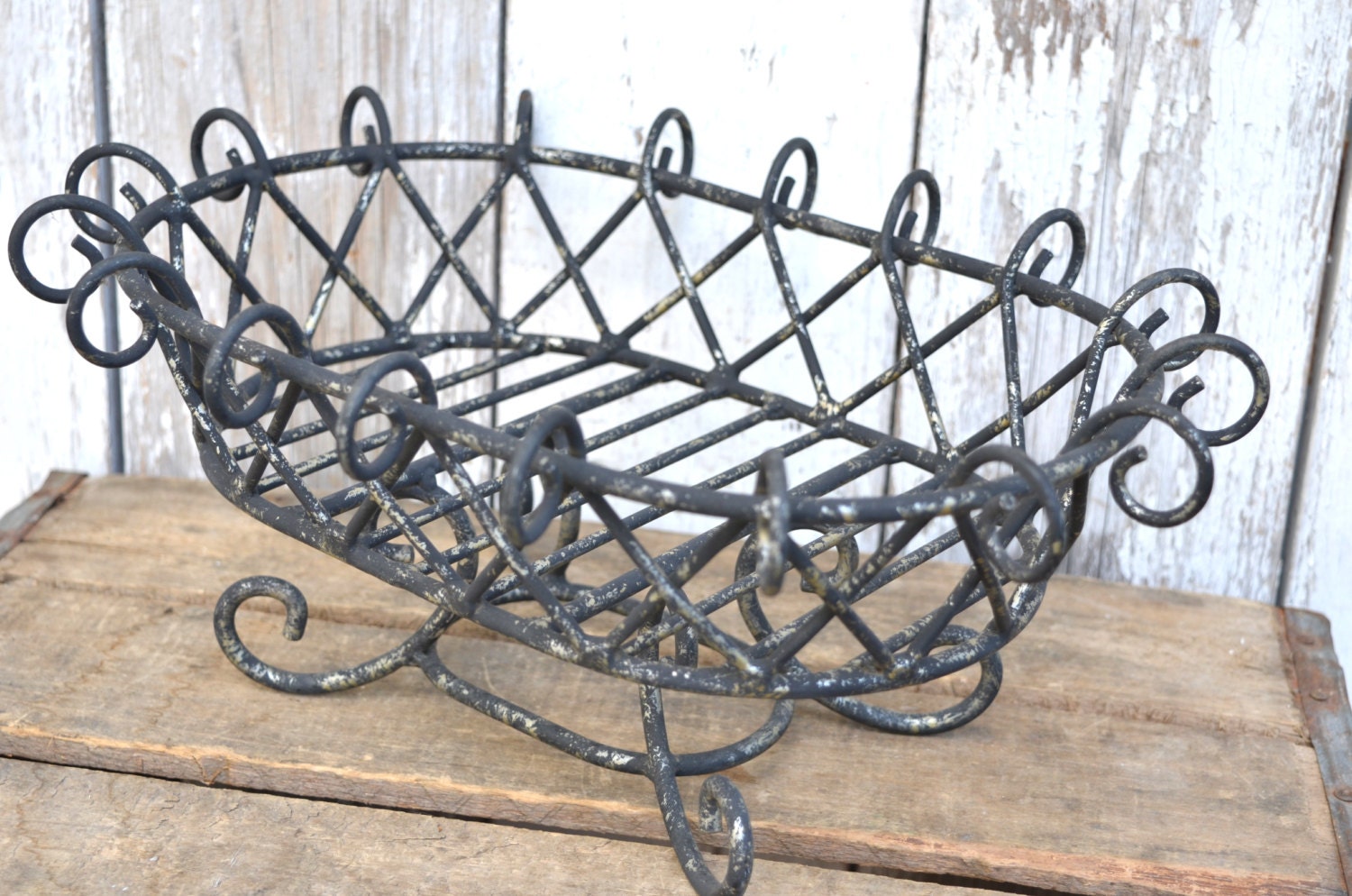 Vintage Wire planter Basket urn pedestal Fruit Bread Black so