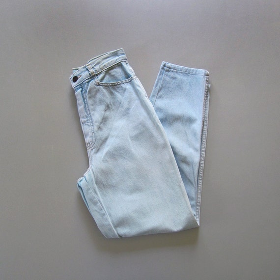 Vintage 1980s High Waist Jeans. 80s Light Blue High Waisted