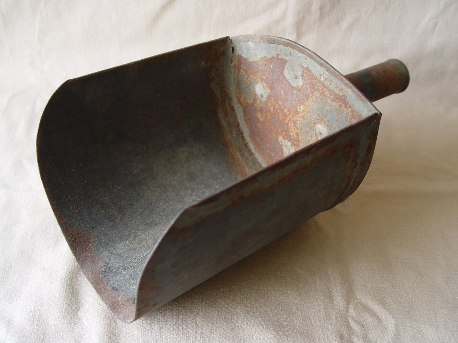 Vintage Metal Horse Animal FEED SCOOP Grain Scoop