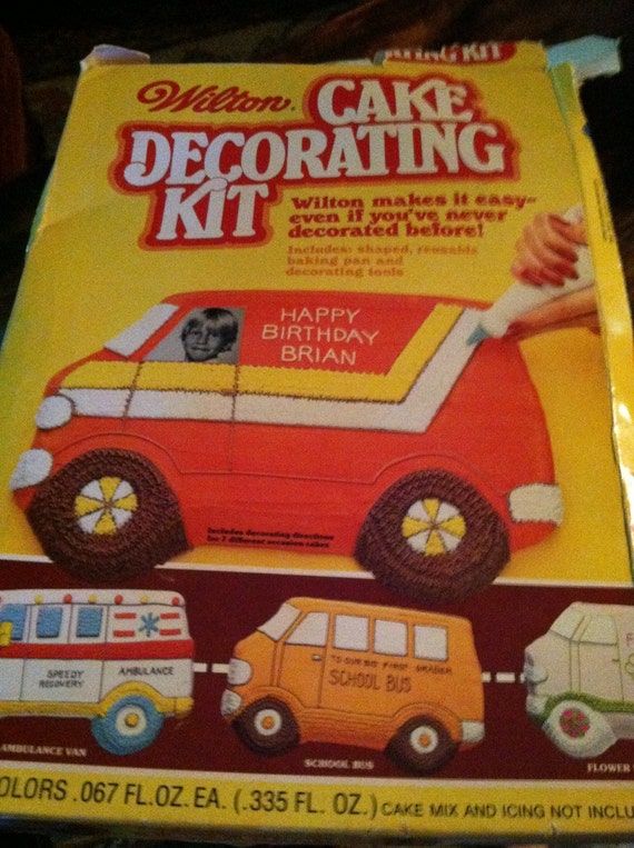 Vintage wilton cake decorating cake pan RETRO VAN school bus
