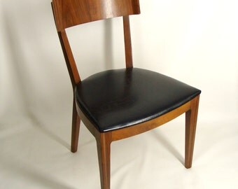 SALE was 1,200. 6 vintage 60s 1962 Drexel Mid Century Modern Dining Room Side Chairs. Walnut w/ Veneer Backs and Black Vinyl Seats