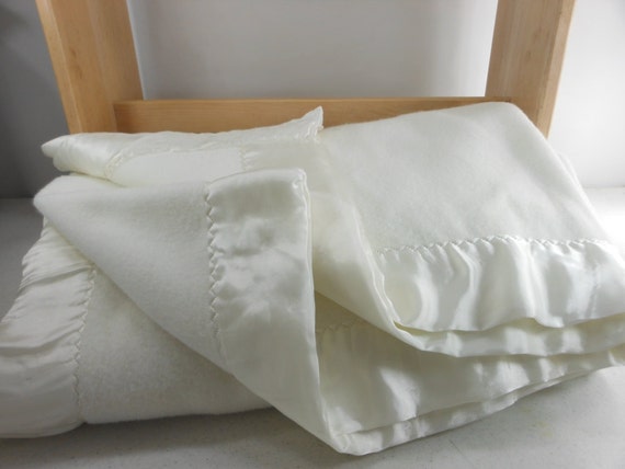 Amazon.com: Fieldcrest Luxury Silk Allure Quilt Set ...