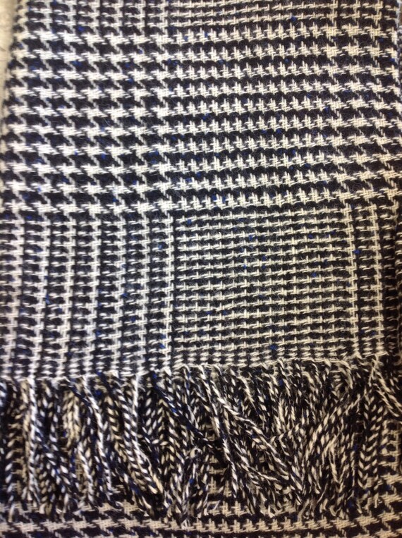 100 yorkshire wool throw picnic blanket in black and white