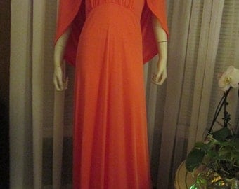 1970's Ladies CLARALURA Original BIG GIRL Floor Length Dress