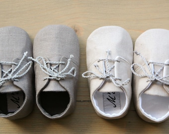 Linen baby shoes, linen booties, grey linen outfit, unisex baby shoes, christening shoes, baby summer outfit, linen booties