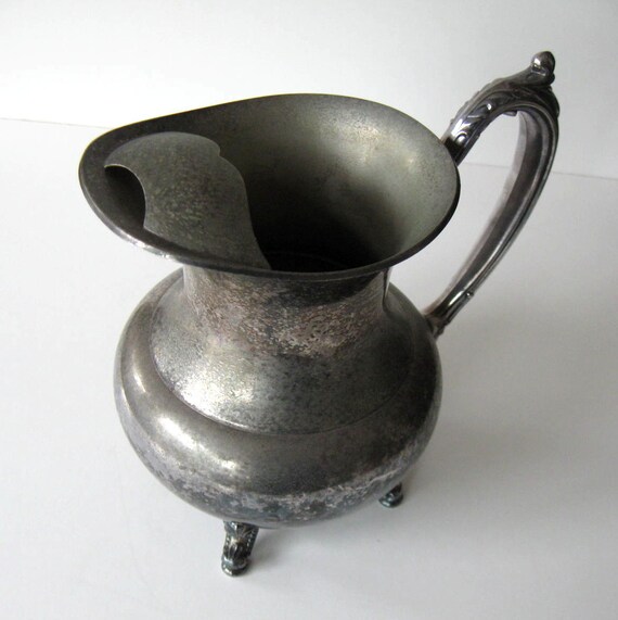 Vintage Oneida Silverplate Water Pitcher with Ice Lip