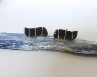Vintage Native American Onyx and Sterling Silver Wave Post Earrings