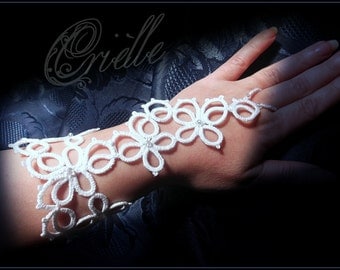 White Slave Bracelet in Tatting "Fortuna"