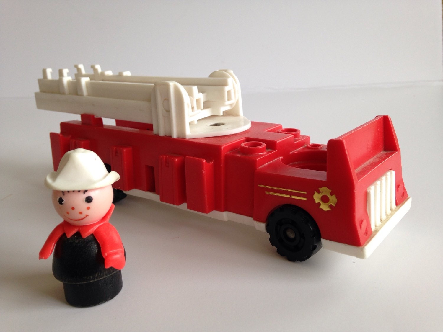 fisher price fire truck toy box