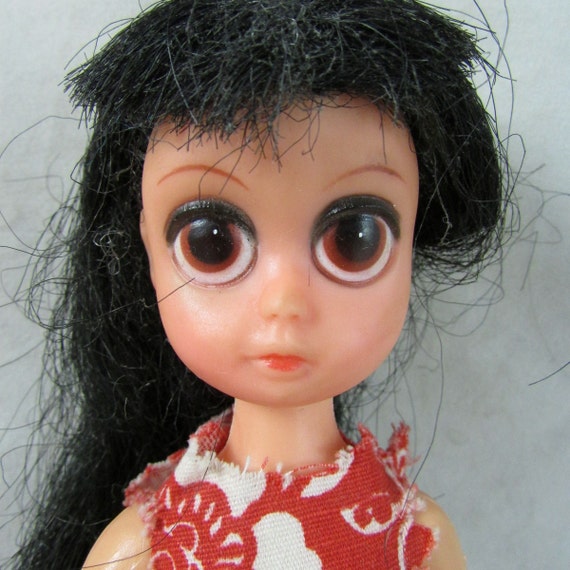 closing eyes doll