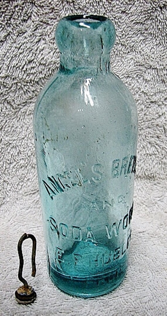 VintageHUTCHINSON HUTCH Bottle Angels Brewery & Soda