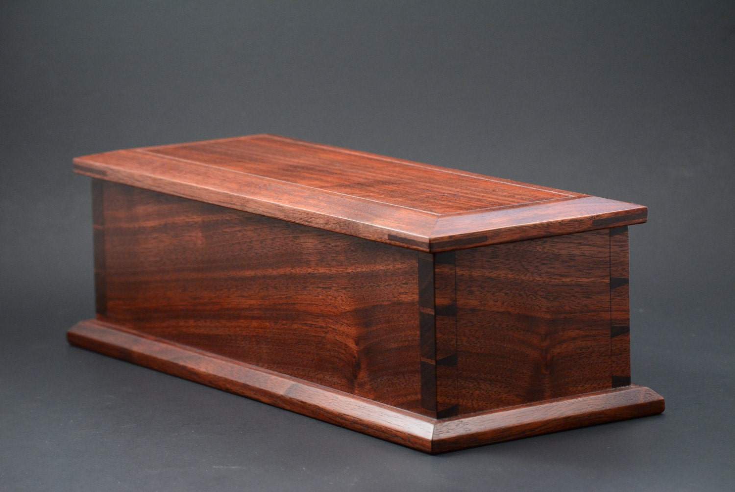 Wood dovetail box made in Walnut