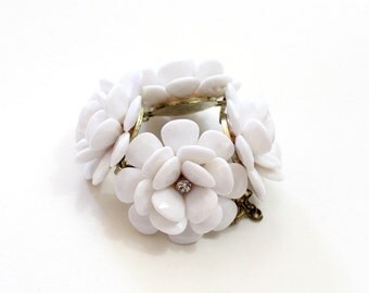White Flower Bracelet Beaded Rose Bracelet Chunky Flower Bracelet Bridal Bracelet