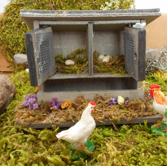  Chicken Coop ~ Chicken House ~ Dollhouse Miniature ~ Fairy Garden