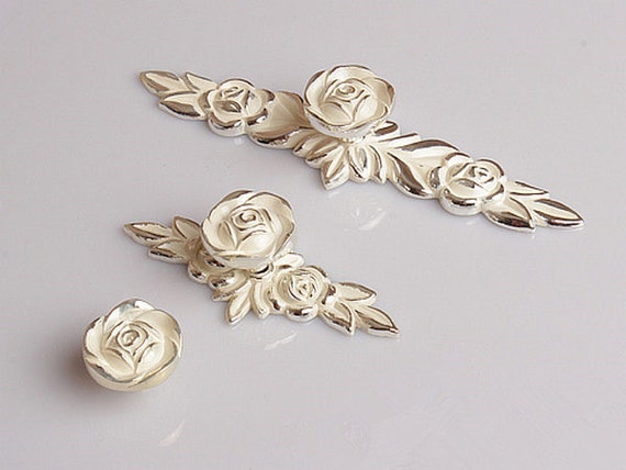 shabby chic dresser drawer knobs pulls handles creamy white shabby chic dresser drawer knobs pulls handles creamy white