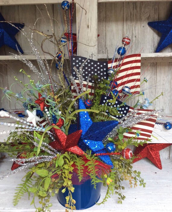 Patriotic Floral 4th of July Centerpiece by Keleas