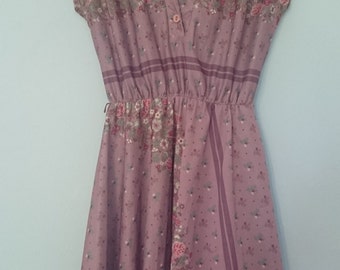 1970s lilac floral summer dress