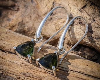 AMBRA Moldavite EARRINGS Czech Mineral Minerals Silver Moldavit Green Gem Vltavin Vltaviny Faceted Trillion Jewelry Jewellery Meteorite