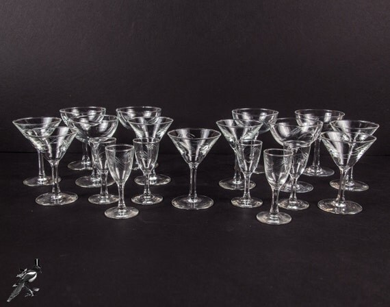 Classic 19-Piece Set of Sasaki Crystal Glasses Etched Cut