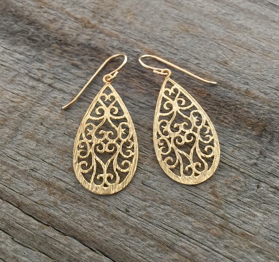 Gold Teardrop Filigree Earrings / 14K Gold Filled Ear by JewelryVV