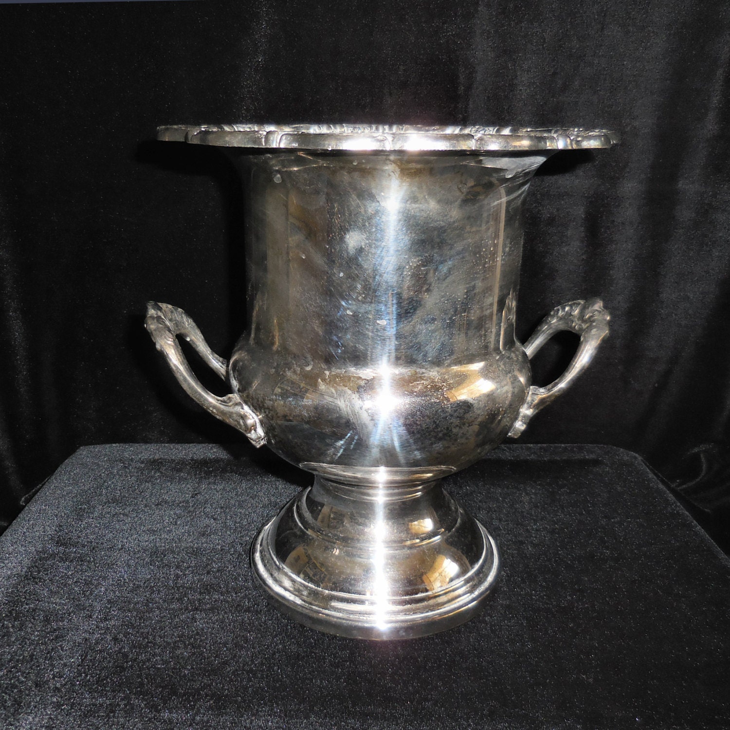 Vintge Silver Plate Champagne Ice Bucket in the Heritage