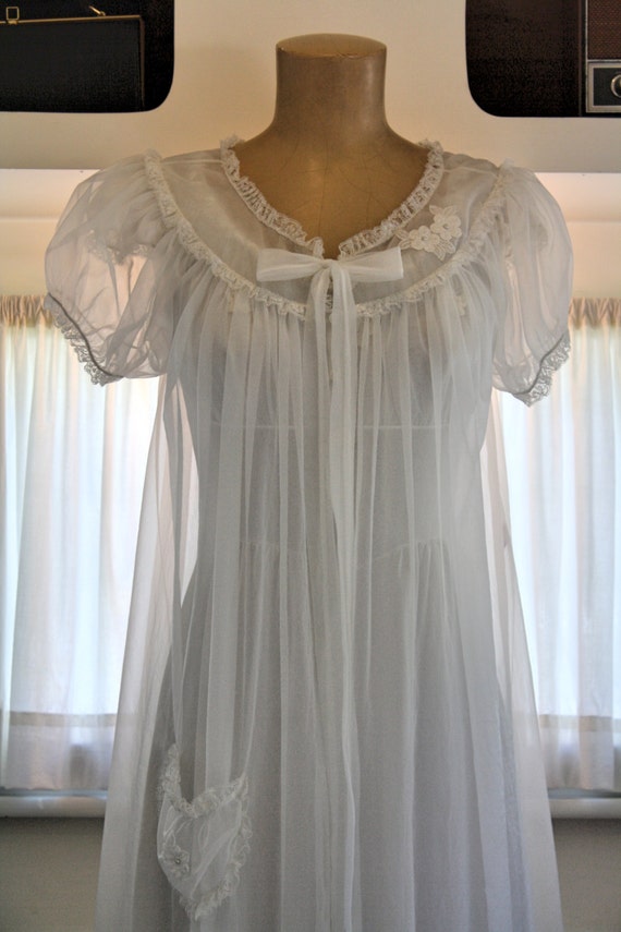 Items similar to Vtg 50s Shadowline Peignoir Set // Pearl & Embroidered ...