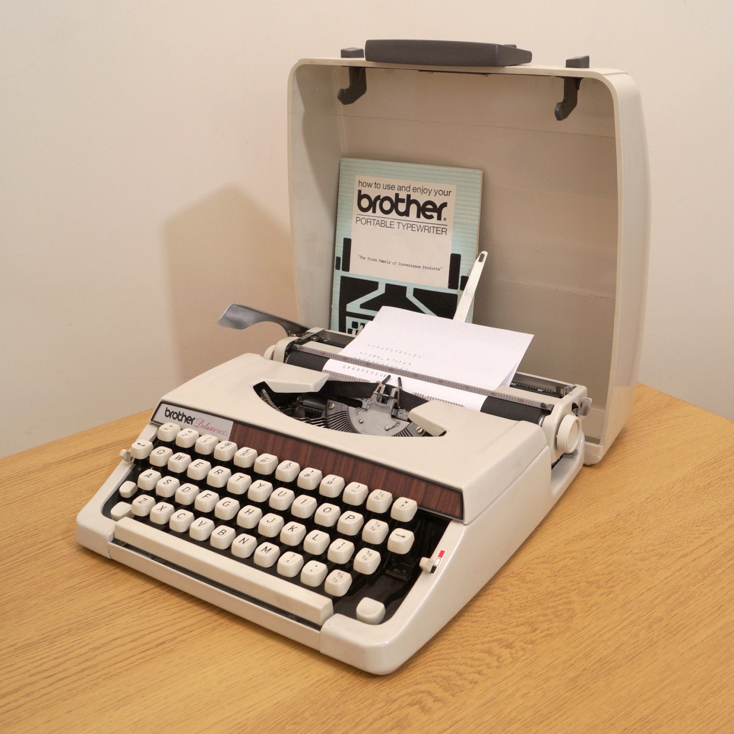 Brother Deluxe 900 Typewriter Vintage Portable Manual
