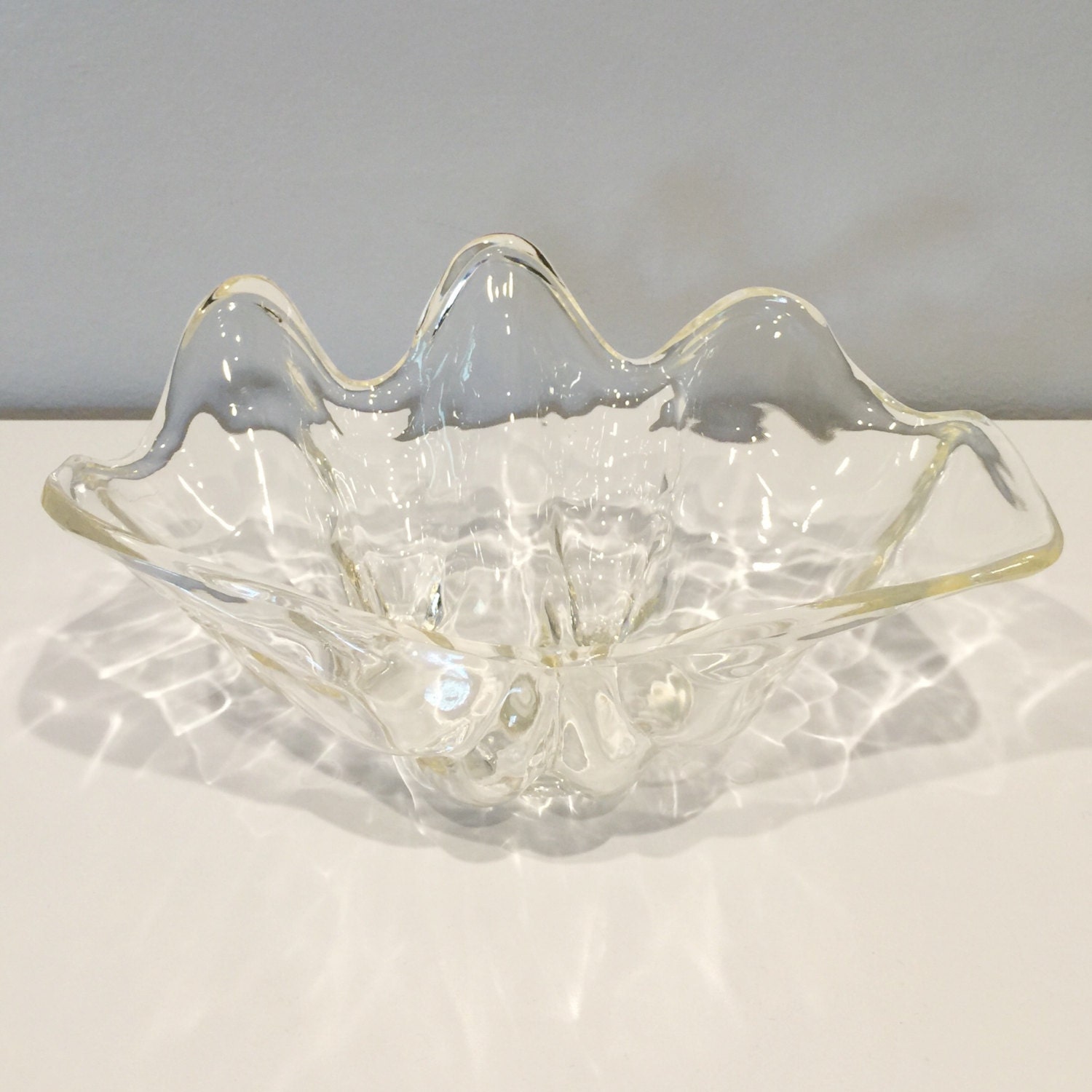 vintage clear lucite clam shell bowl – Haute Juice